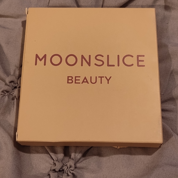 NWT!! MOON SLICE BEAUTY Palette - Picture 4 of 5